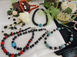 Material: diverse Ketten